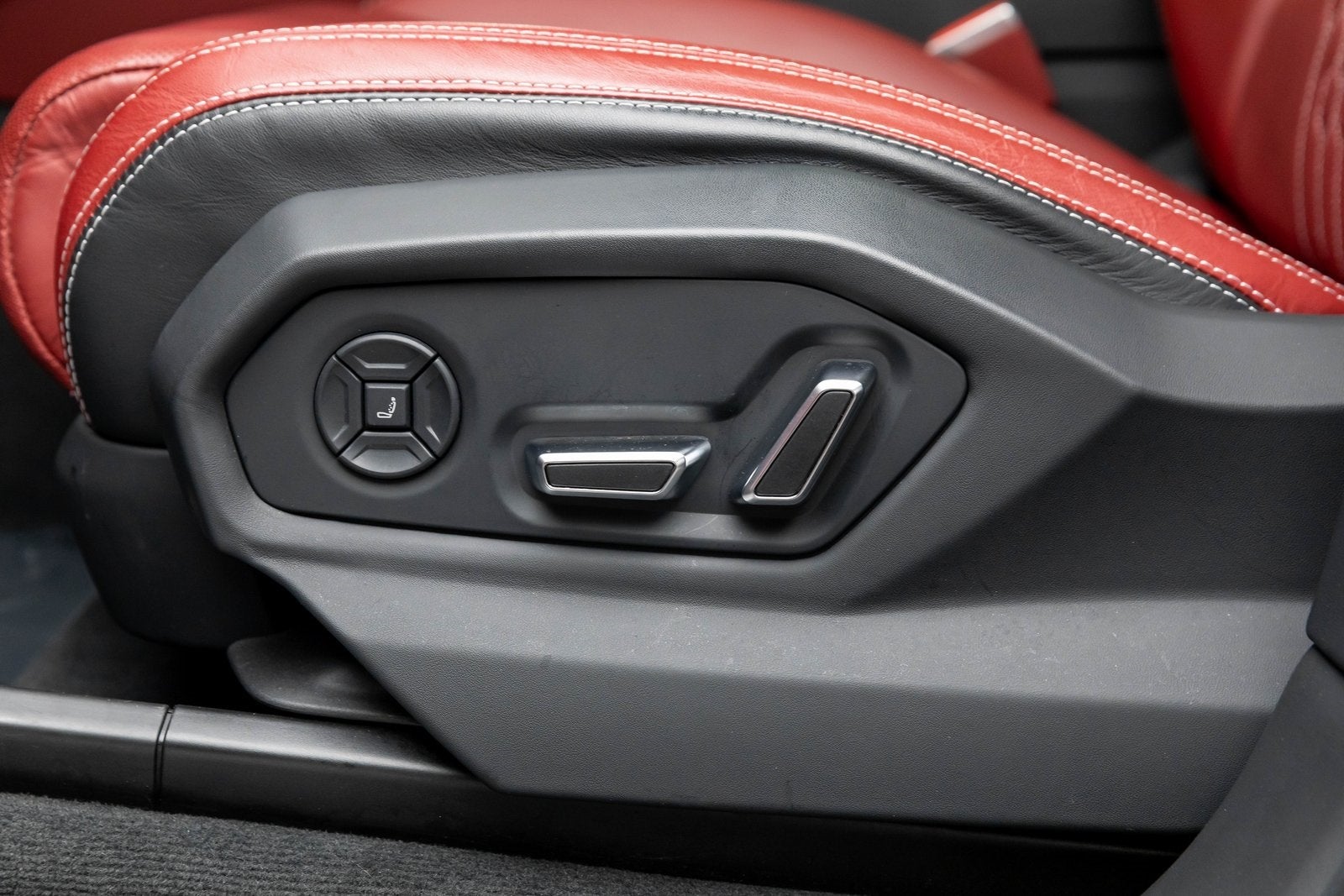 2023 Lamborghini Urus S