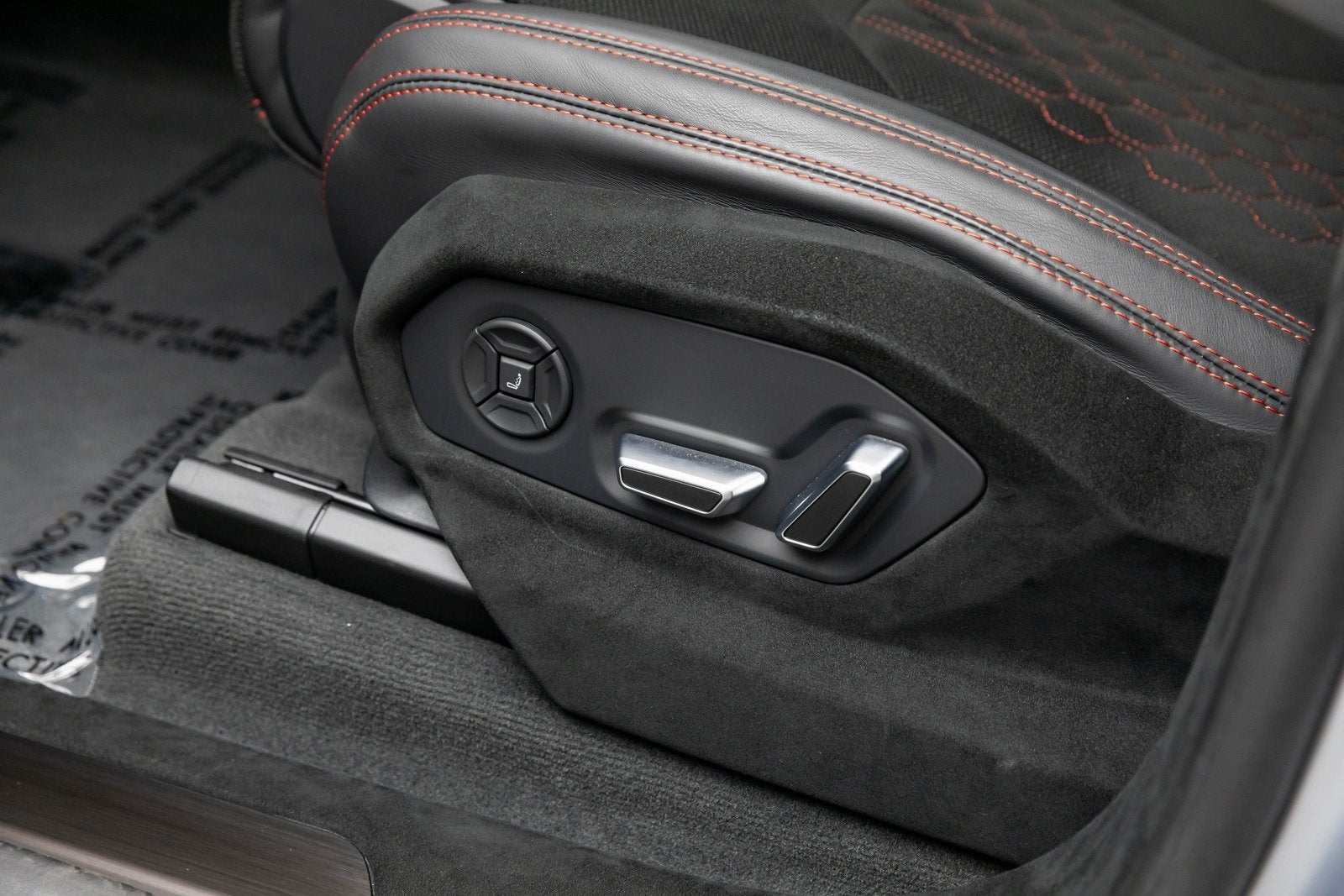 2024 Lamborghini Urus Performante