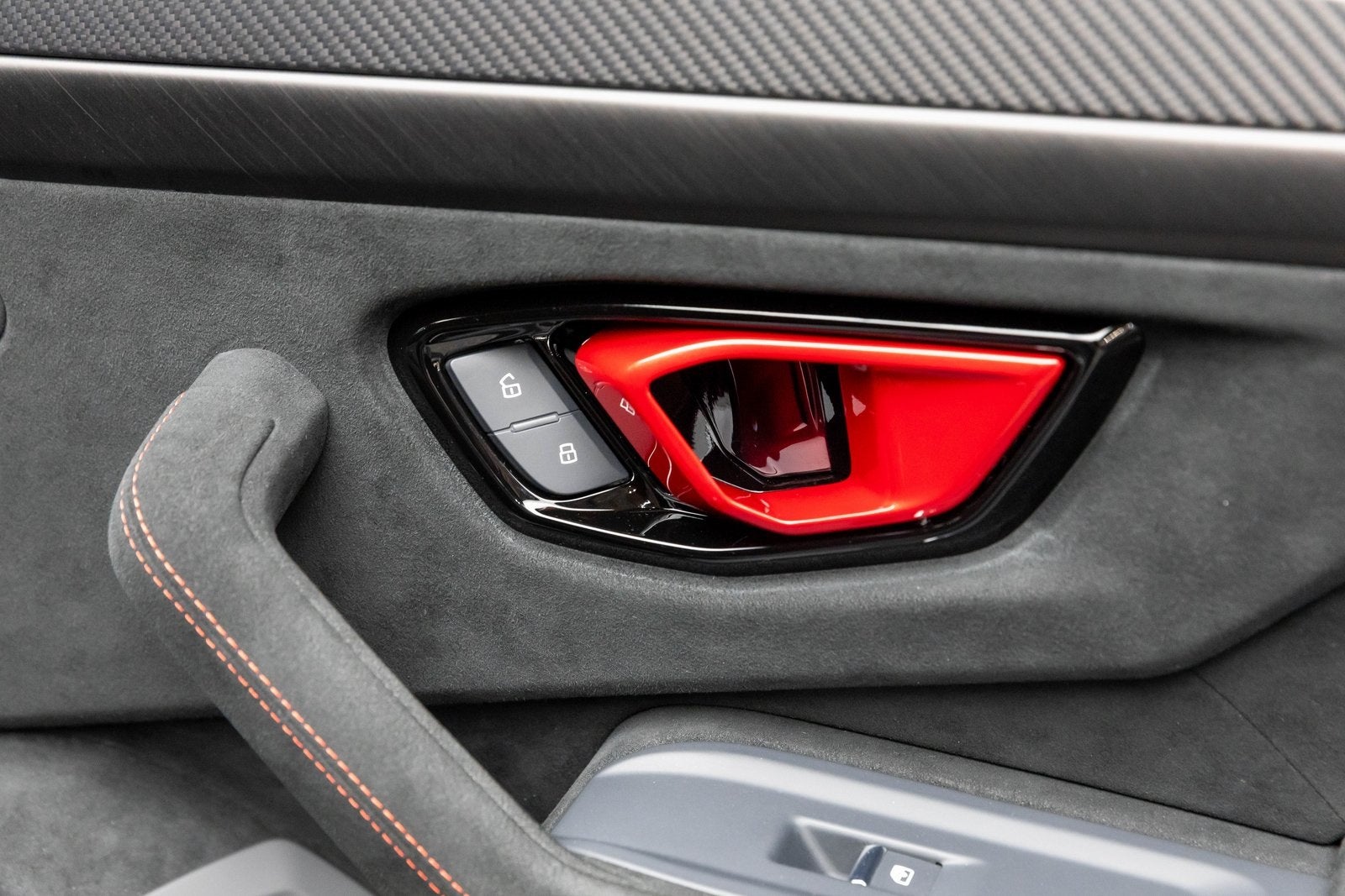 2024 Lamborghini Urus Performante