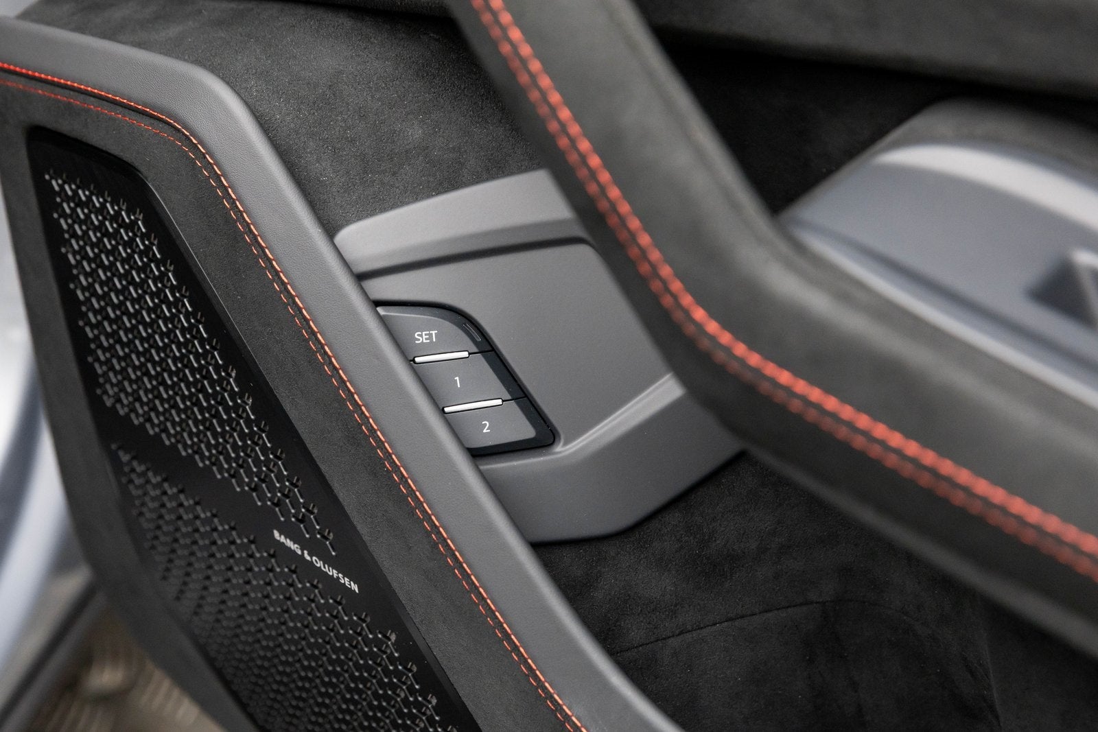 2024 Lamborghini Urus Performante