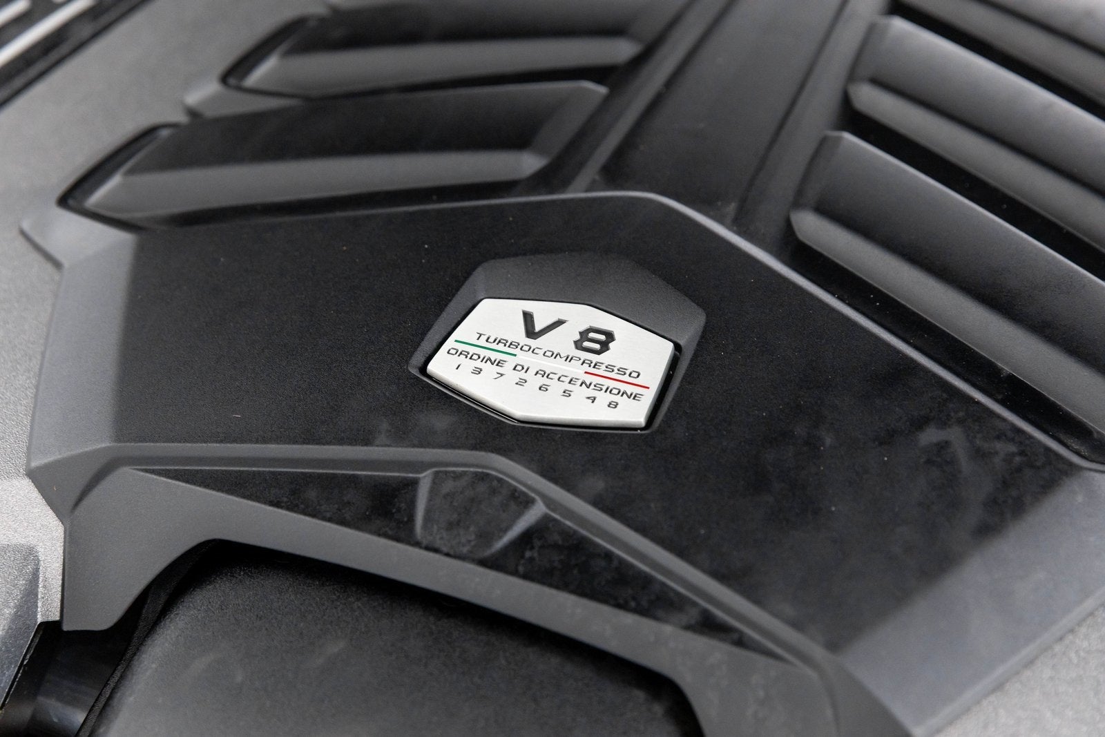 2024 Lamborghini Urus Performante