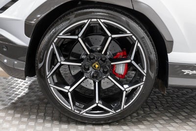 2024 Lamborghini Urus Performante