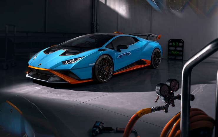 Imagen exterior del Lamborghini Huracán STO, vista en ángulo frontal del lado del conductor.